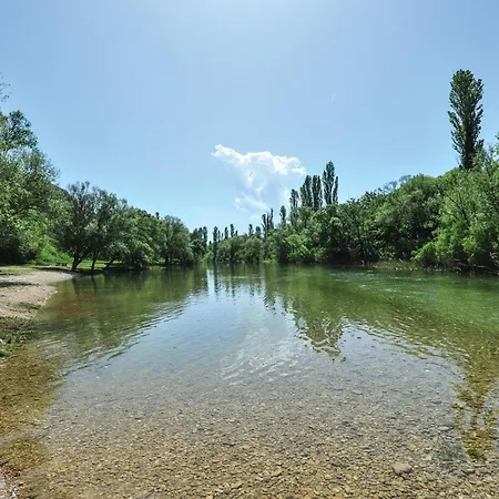 Two-bedroom In Blato na Cetini