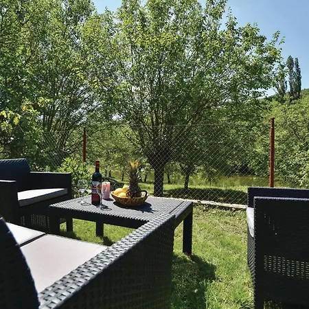 בית נופש Two-bedroom In Blato na Cetini
